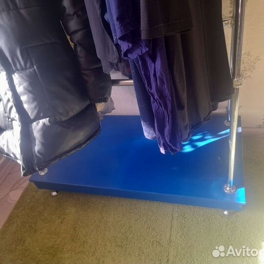 Вешалка для одежды напольная деревянная