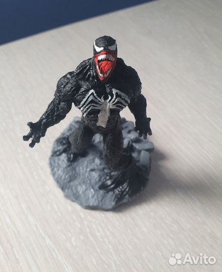 Фигурка Веном