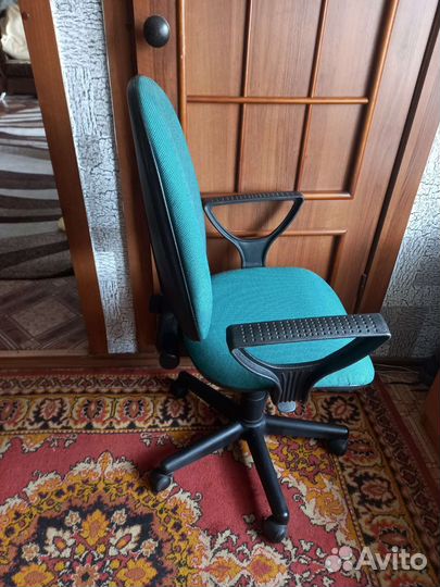 Компьютерное кресло с доставкой