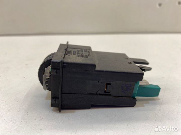 Кнопка обогрева сидений задняя Audi A6 C6 2.0 2008