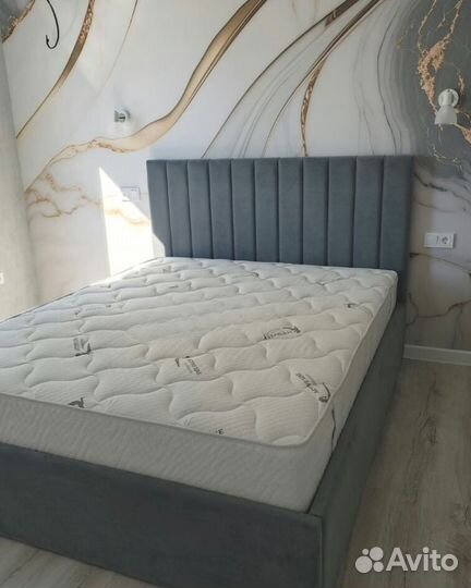 Кровать двухспальная с подьемным механизмом