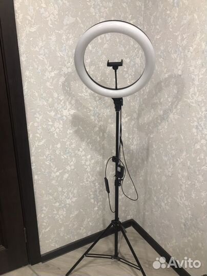 Кольцевая лампа со штативом бу