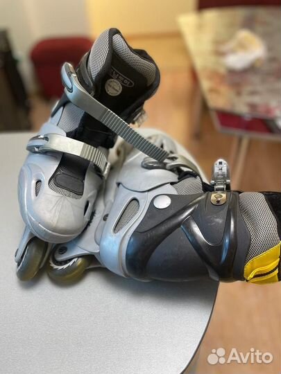 Роликовые коньки