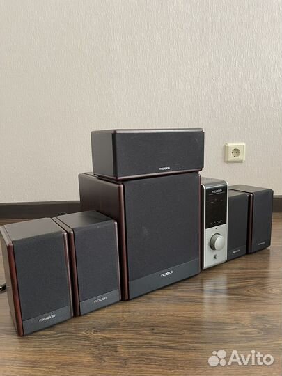 Акустическую система MicroLab FC-730