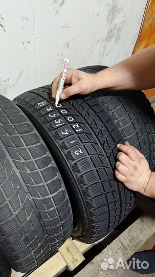 Bridgestone Blizzak DM-V1 215/55 R17