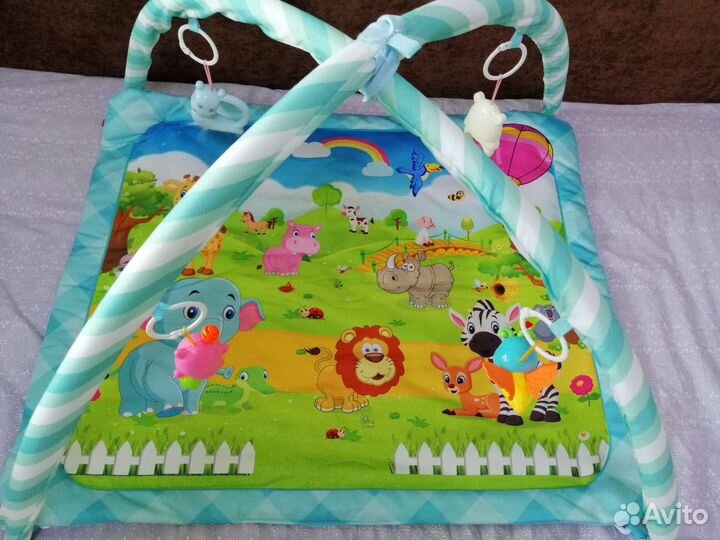 Развивающий коврик и музыкальный мобиль