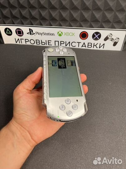 Sony PSP 3008 silver прошитая 95 игр + 64гб