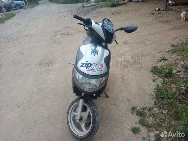 Скутер Vento Skif