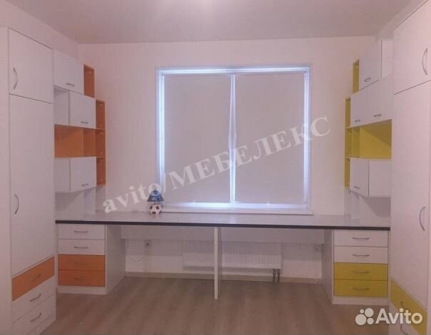 Рабочая зона у окна