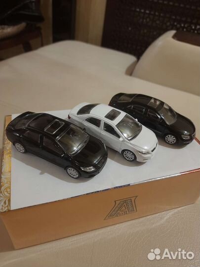 Модели автомобилей 1 43 бмв и Тайота
