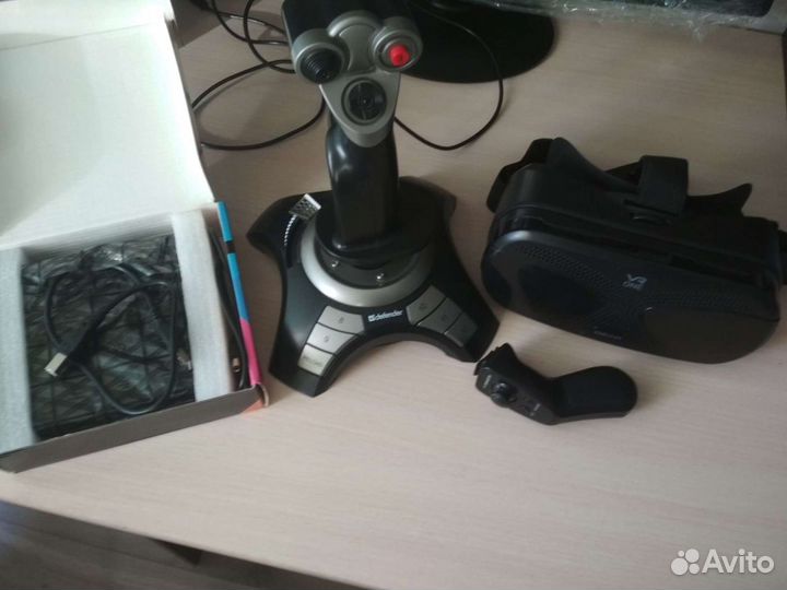 Джойстик для пк, виртуальные очки и привод