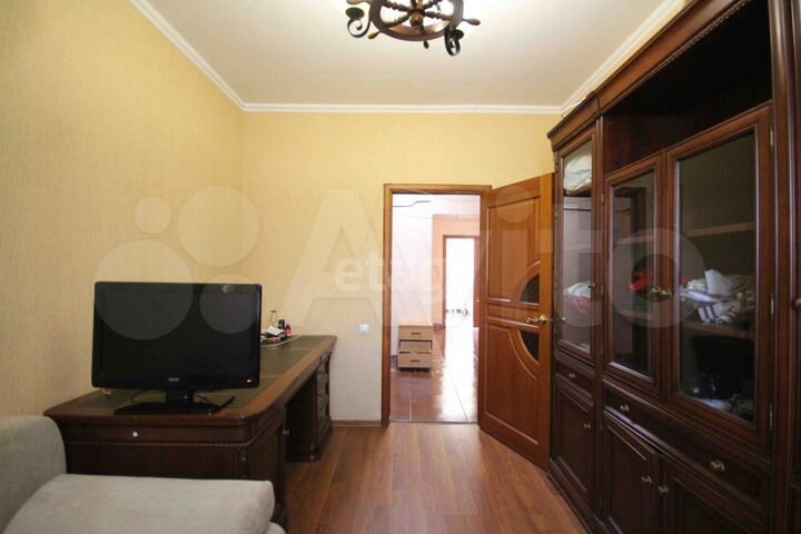 3-к. квартира, 70,6 м², 2/5 эт.