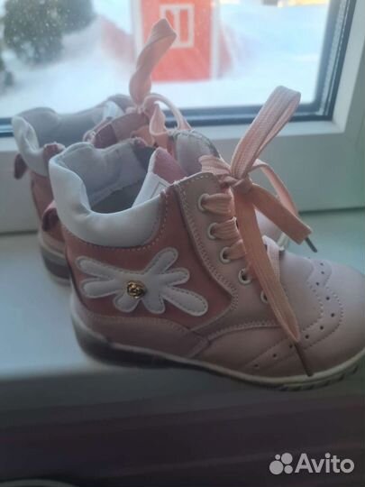 Ботинки демисезонные для девочки Zebra 25 р