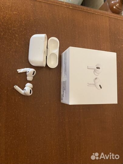 Беспроводные наушники apple airpods