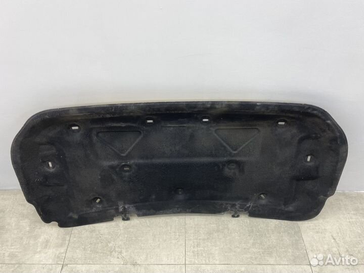 Шумоизоляция капота Range Rover 4