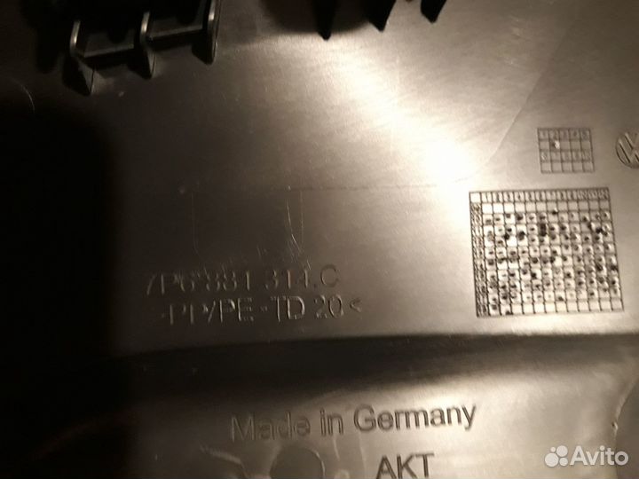 Облицовка правого сиденья пассажира VW Touareg NF