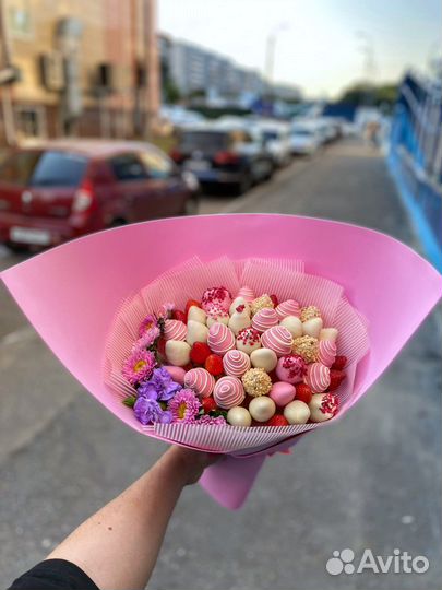 Обучение по букетам из клубники в шоколаде