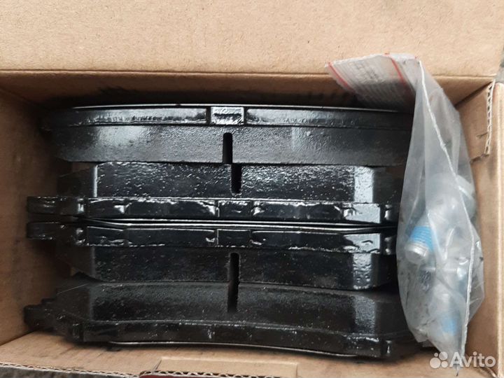 Тормозные колодки передние