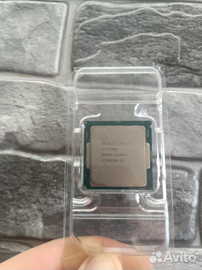 Процессор Intel Core i7-7700K LGA1151, 4 x 4200 мг