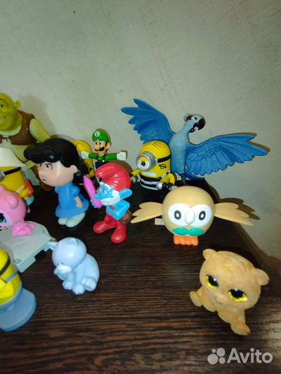 Игрушки из макдональдса и бургер кинга пакетом