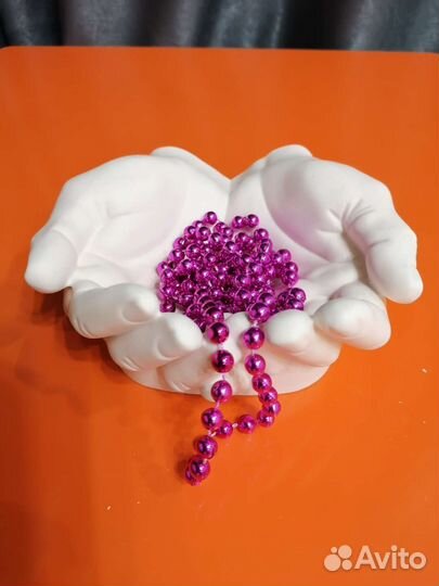 Декоративная современная статуэтка-органайзер