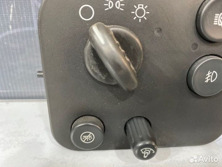 Переключатель света Chevrolet Trailblazer GMT360