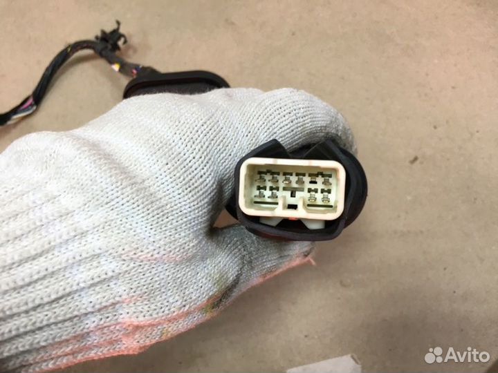 Проводка двери задняя левая Mitsubishi Outlander 3