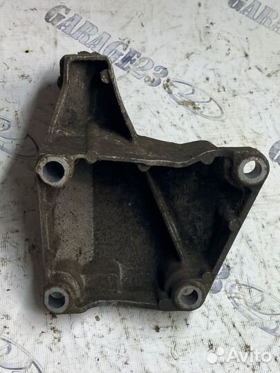 Кронштейн опоры двигателя Audi A6 C5 2.7