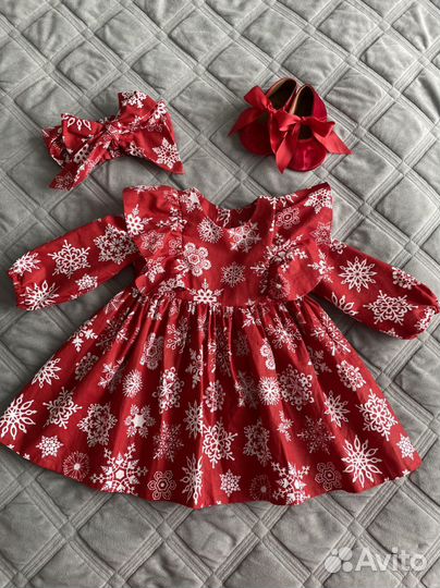 Новогодний наряд. Платье и бант со снежинками