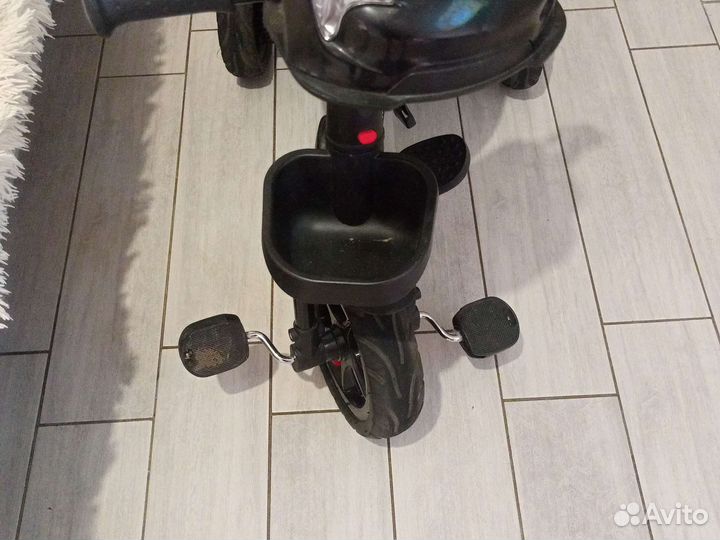 Коляска с тремя колёсами