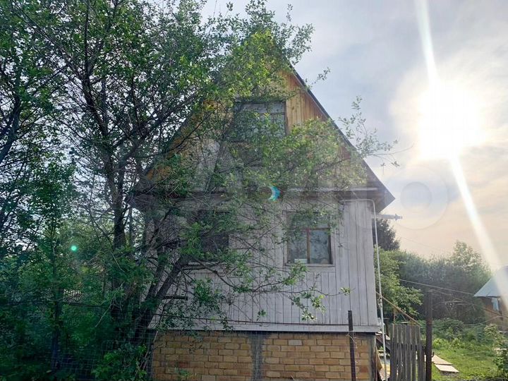 Дом 30 м² на участке 8,4 сот.