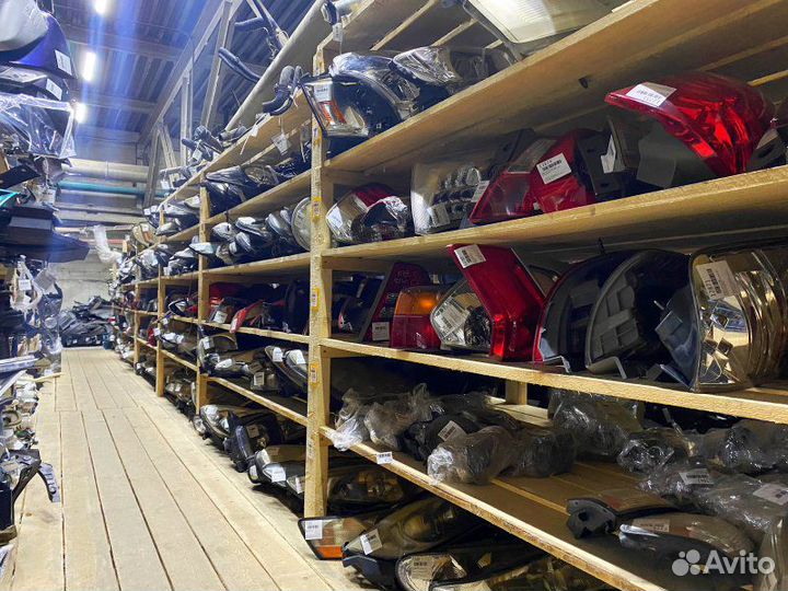 Блок управления АКПП Mitsubishi Delica PE8W 4M40