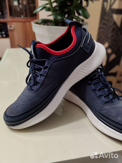 Кроссовки мужские 43 размера