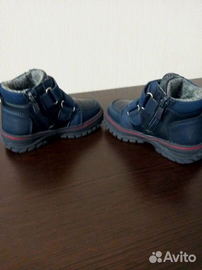 Продам демисезонные ботинки для мальчика Biker