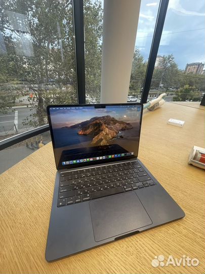 Apple macbook air 13.6 m2/8C CPU/10C GPU/16GB/1TB