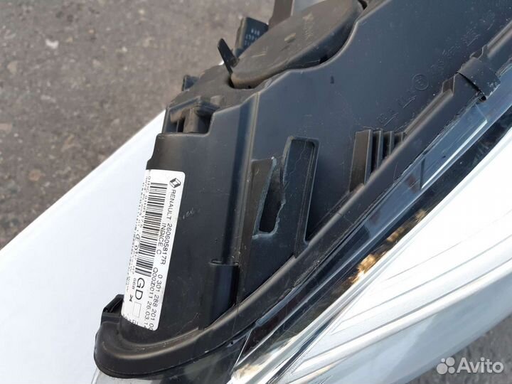 Фара левая Renault Megane 3 рестайлинг