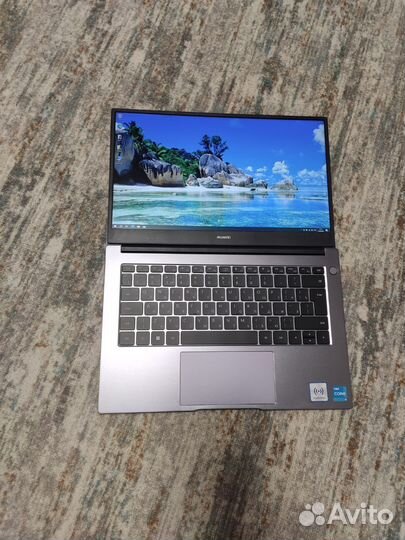 Ультрабук Huawei на гарантии