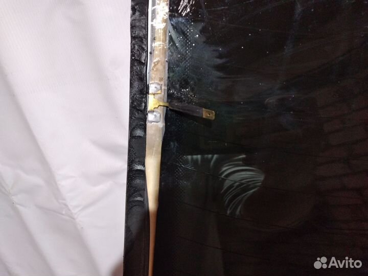 Заднее стекло ваз 2110