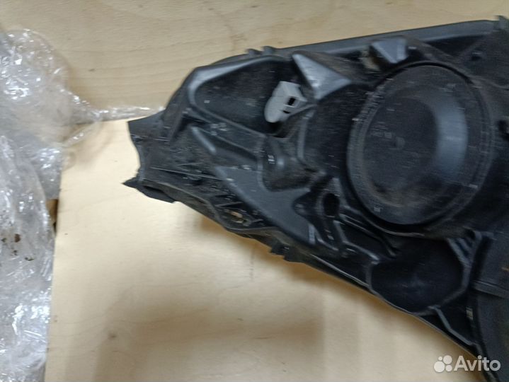 Правая фара для ситроен с5 08-10 год