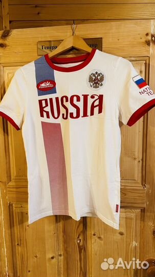 Костюмы и футболки