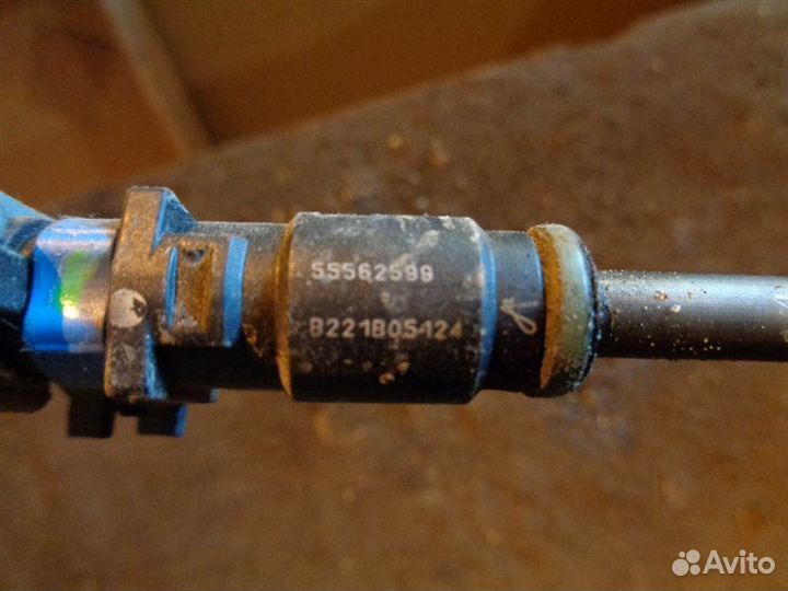 Топливная рампа Chevrolet Aveo T300 F16D4 2012