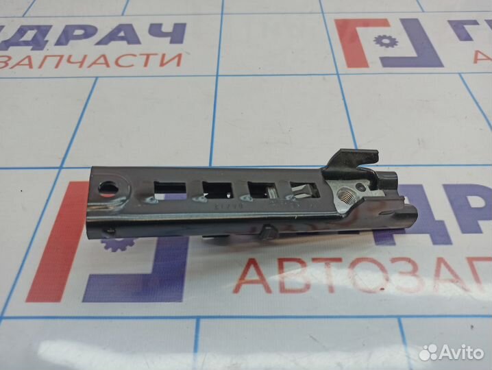 Механизм регулировки ремня безопасности Volkswagen