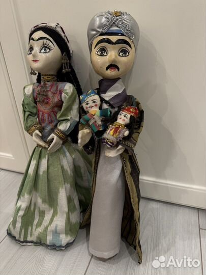Куклы мужчина, женщина и два ребенка (восточные)