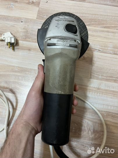 Угловая шлифовальная машина