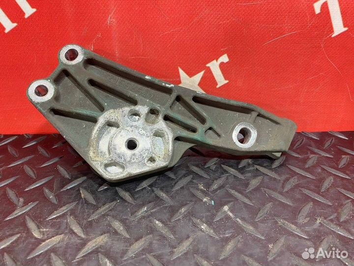 Кронштейн генератора Volvo FH