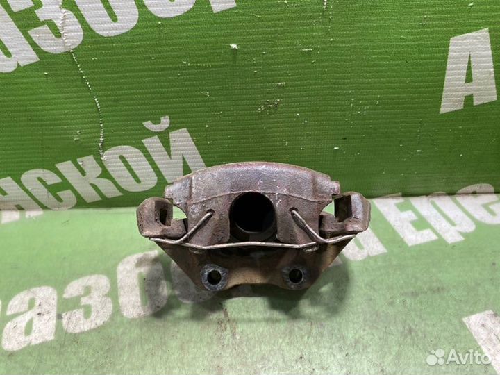 Суппорт тормозной передний правый Opel Omega B