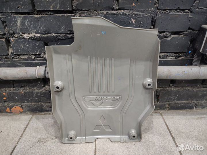 Крышка двигателя передняя Mitsubishi Outlander