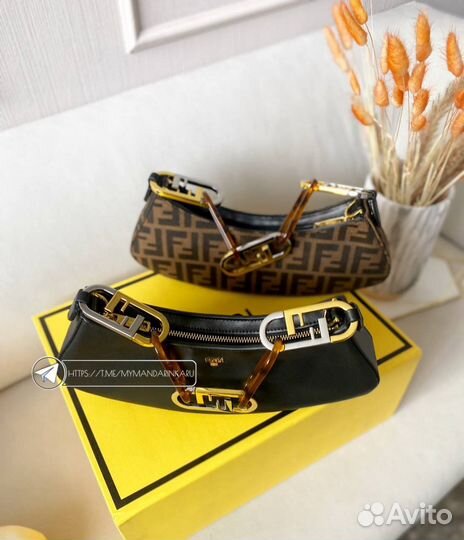 Сумка Fendi в коробке