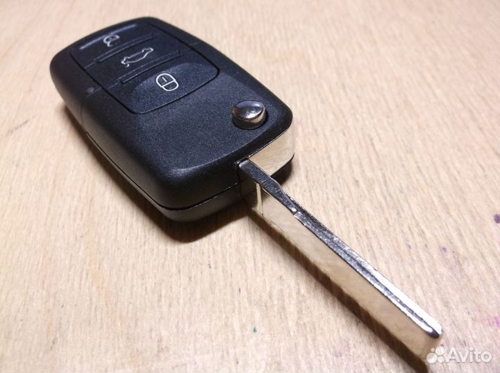 VW выкидной ключ 3 кнопки 1K0 959 753 G