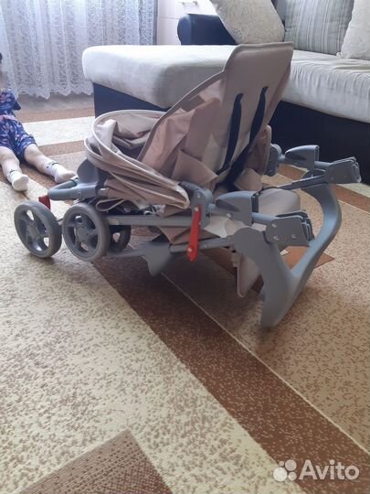 Детская легкая коляска
